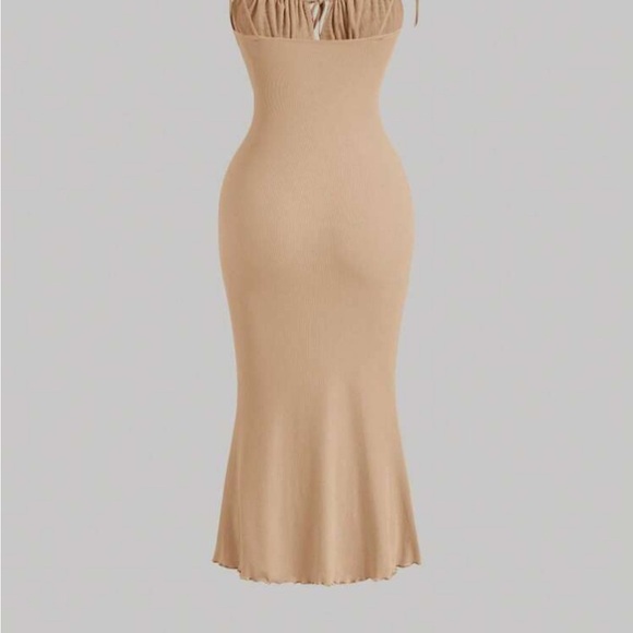 Tan Backless Halter Bodycon Midi Dress
8120 - Picture 2 of 4